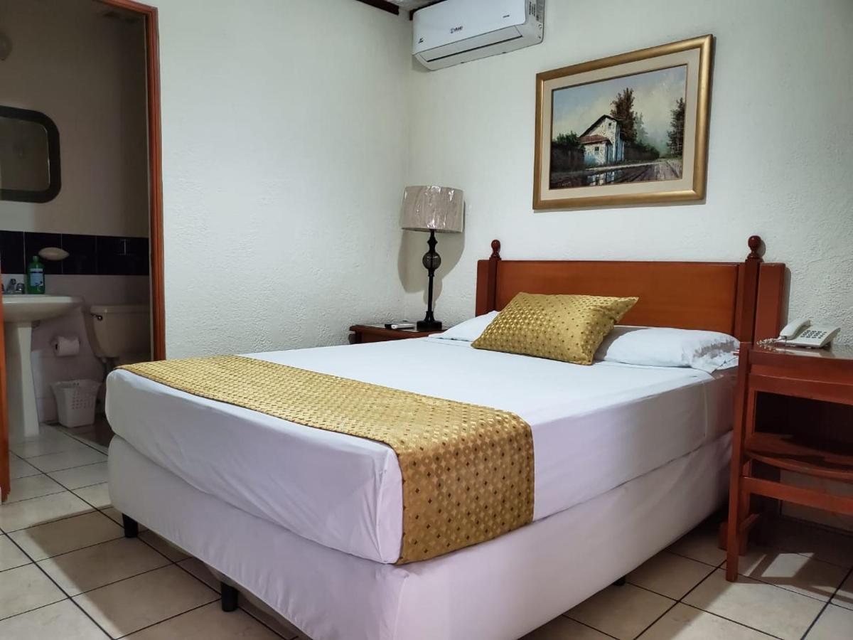 Hotel Villa Serena Escalon San Salvador Bagian luar foto