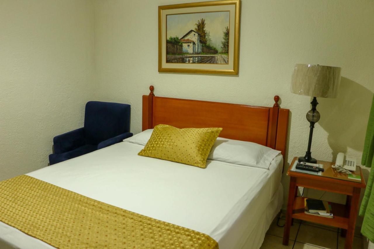 Hotel Villa Serena Escalon San Salvador Bagian luar foto