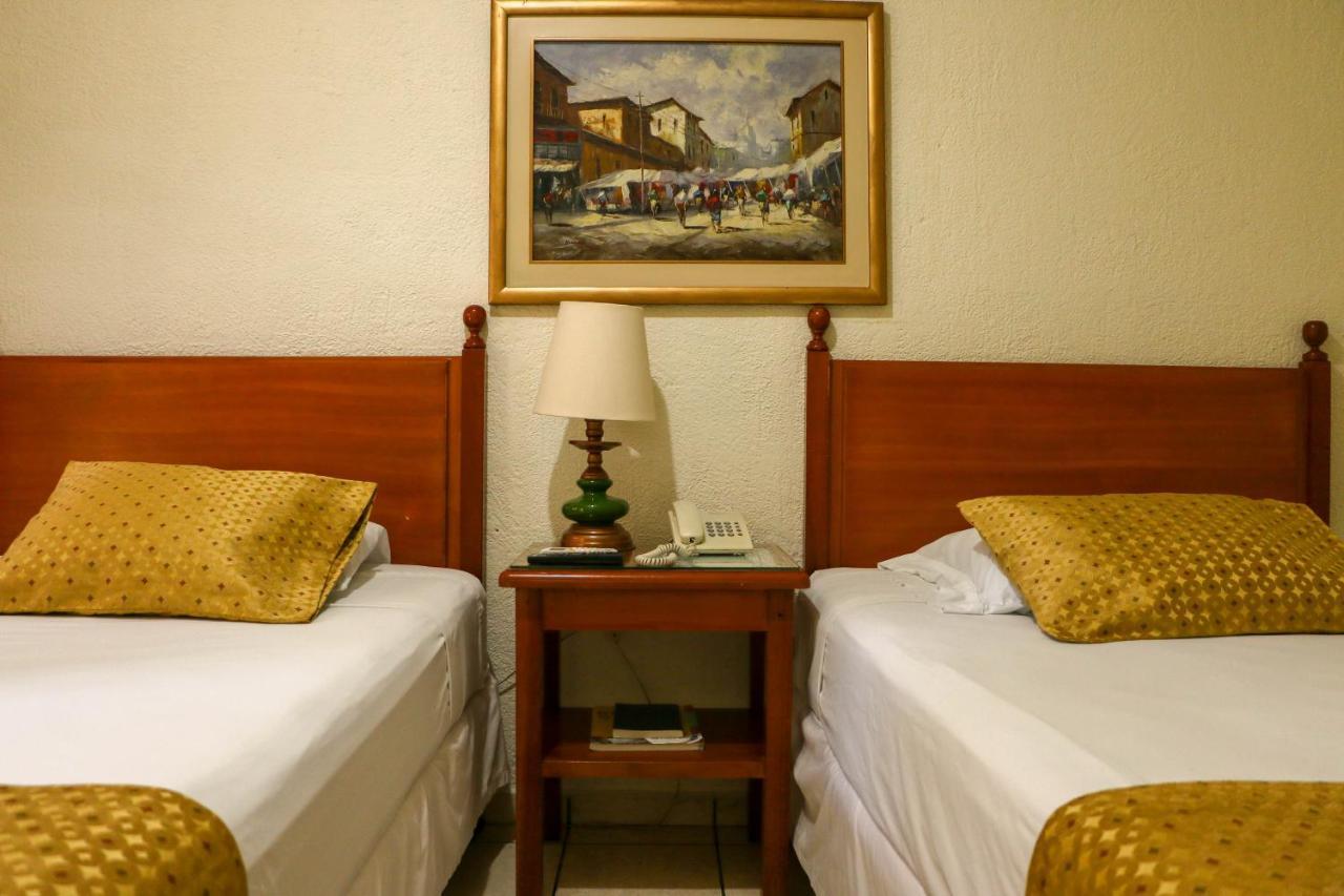 Hotel Villa Serena Escalon San Salvador Bagian luar foto