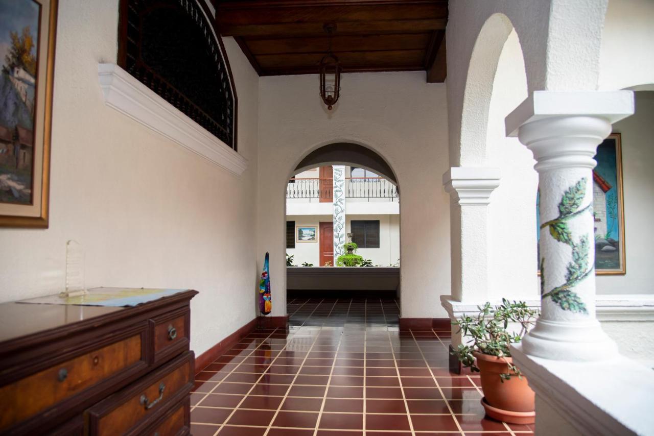 Hotel Villa Serena Escalon San Salvador Bagian luar foto