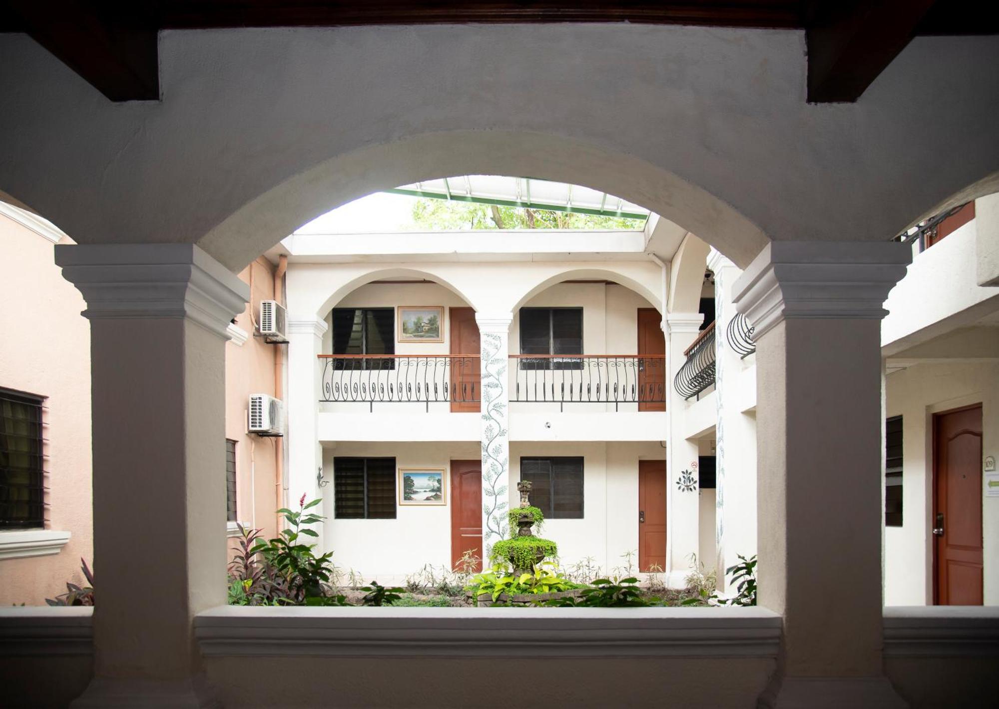 Hotel Villa Serena Escalon San Salvador Bagian luar foto
