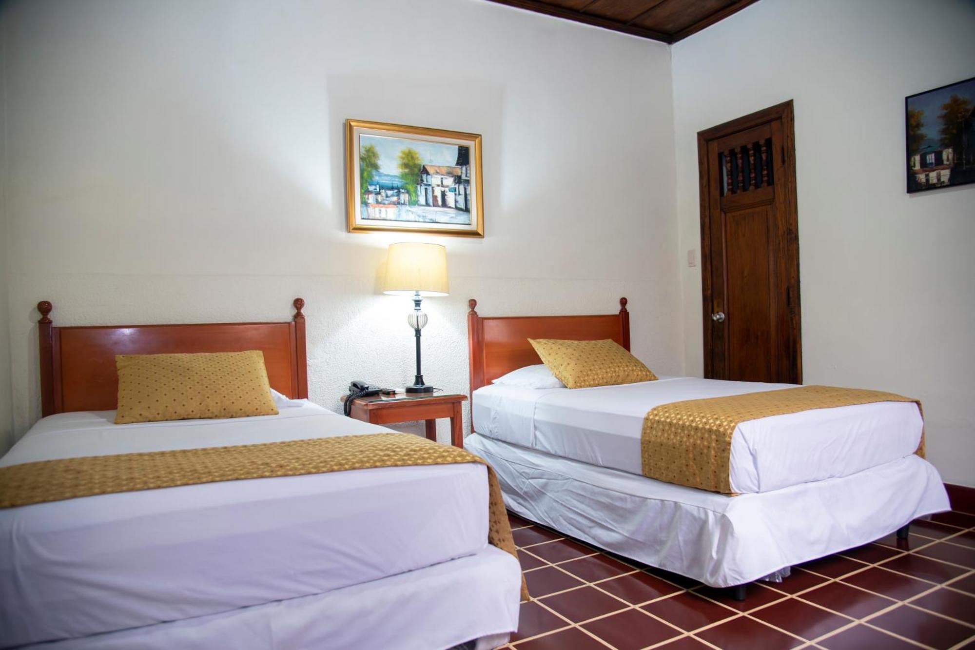Hotel Villa Serena Escalon San Salvador Bagian luar foto