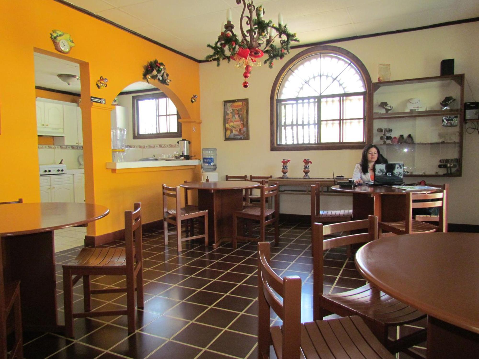 Hotel Villa Serena Escalon San Salvador Bagian luar foto