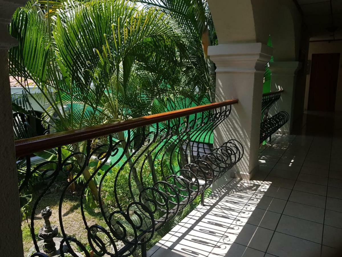 Hotel Villa Serena Escalon San Salvador Bagian luar foto