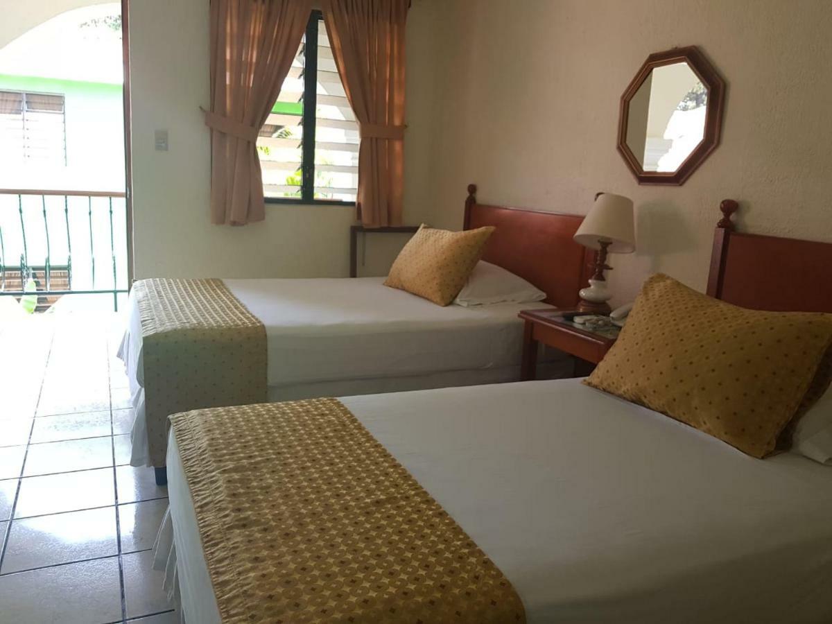 Hotel Villa Serena Escalon San Salvador Bagian luar foto