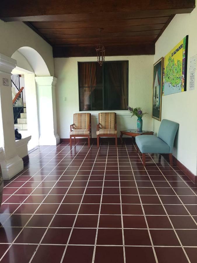 Hotel Villa Serena Escalon San Salvador Bagian luar foto