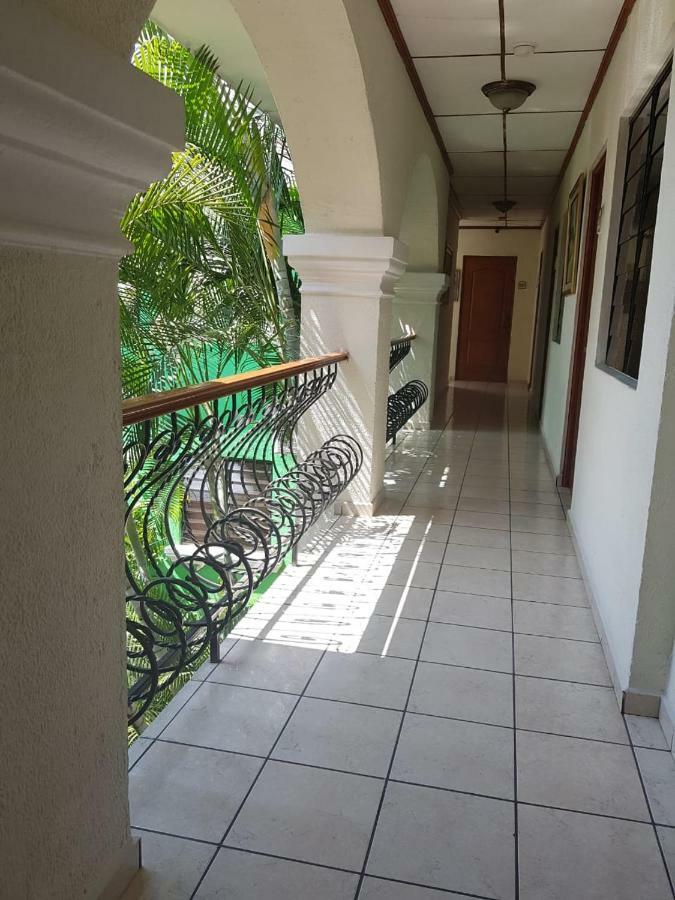 Hotel Villa Serena Escalon San Salvador Bagian luar foto